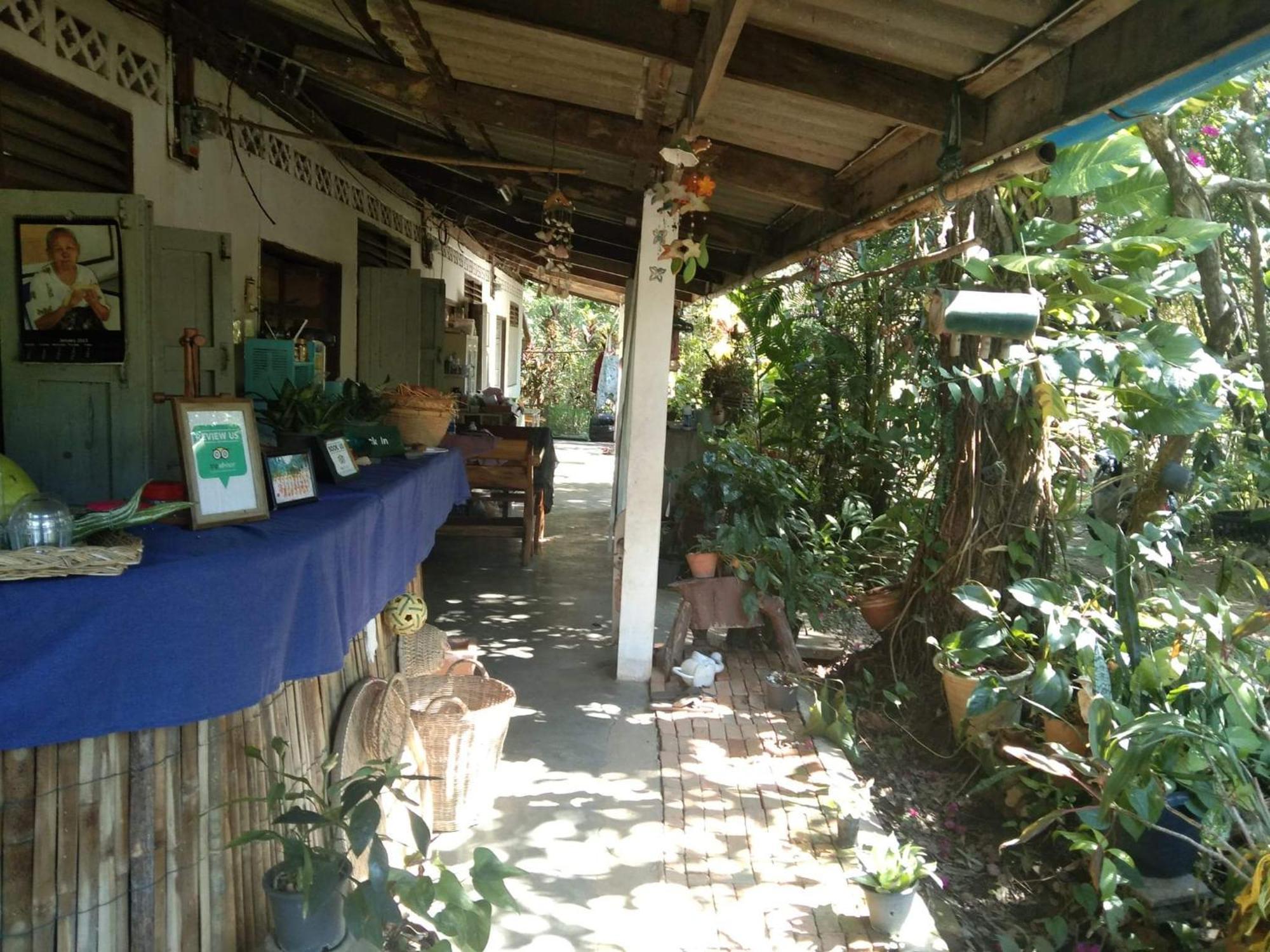 Grandma'S Home Sangkhlaburi Exterior photo